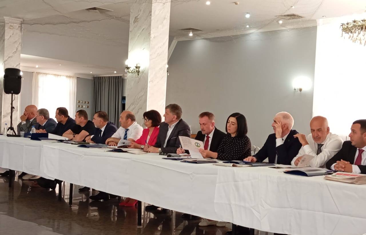 Министр по делам национальностей и общественным проектам КБР принял участие в работе заседания исполкома МЧА, состоявшегося в Абхазии