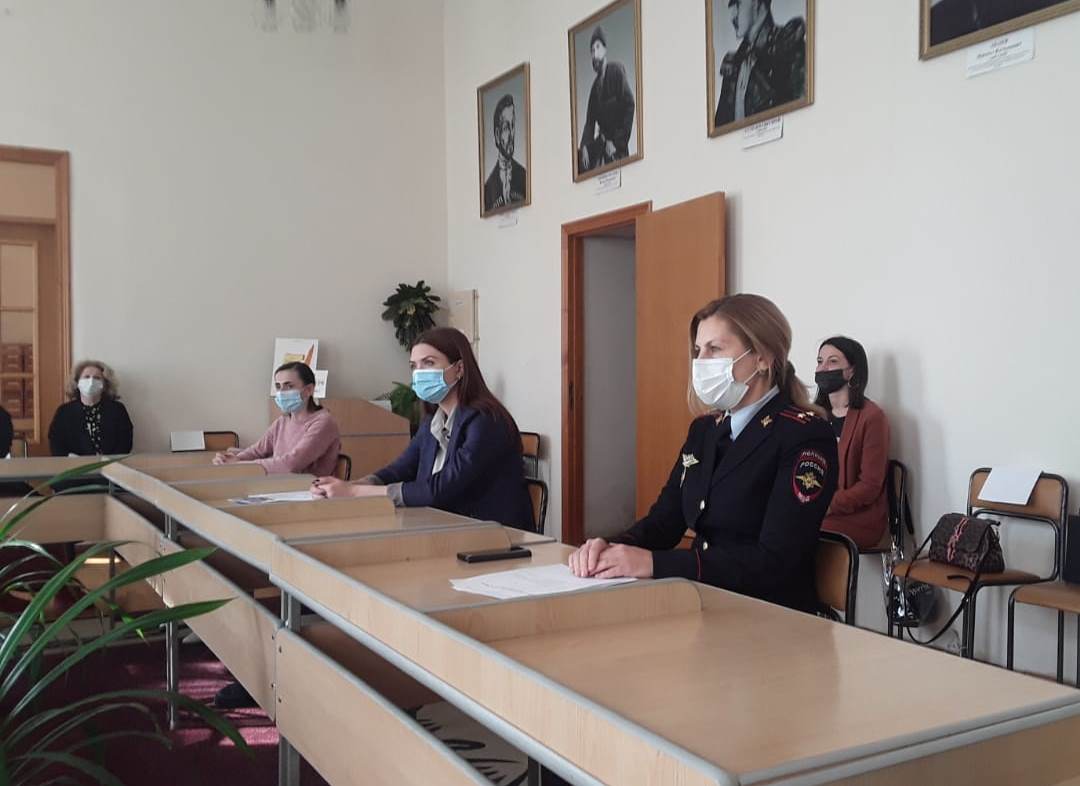 В Нальчике обсудили проблемы борьбы с наркоманией за «круглым столом»