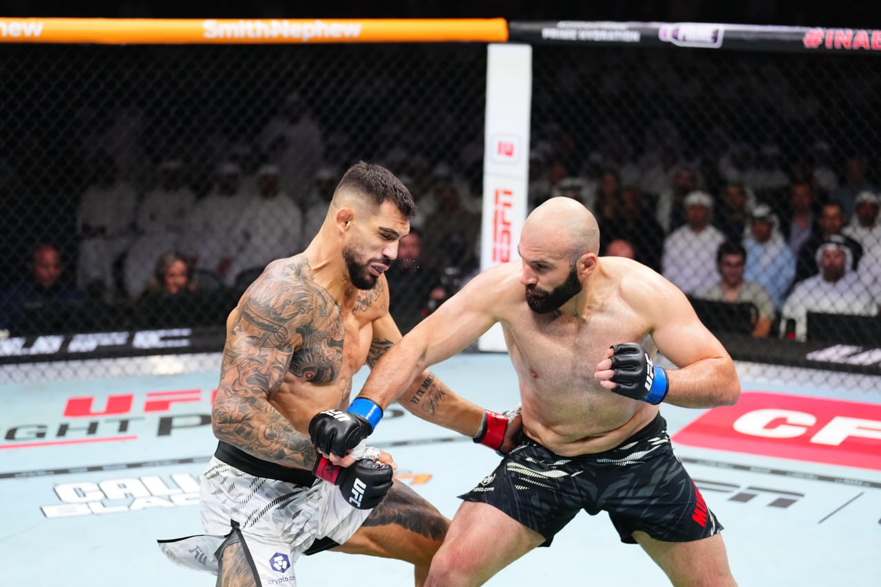 Азамат Мурзаканов одержал шестнадцатую победу