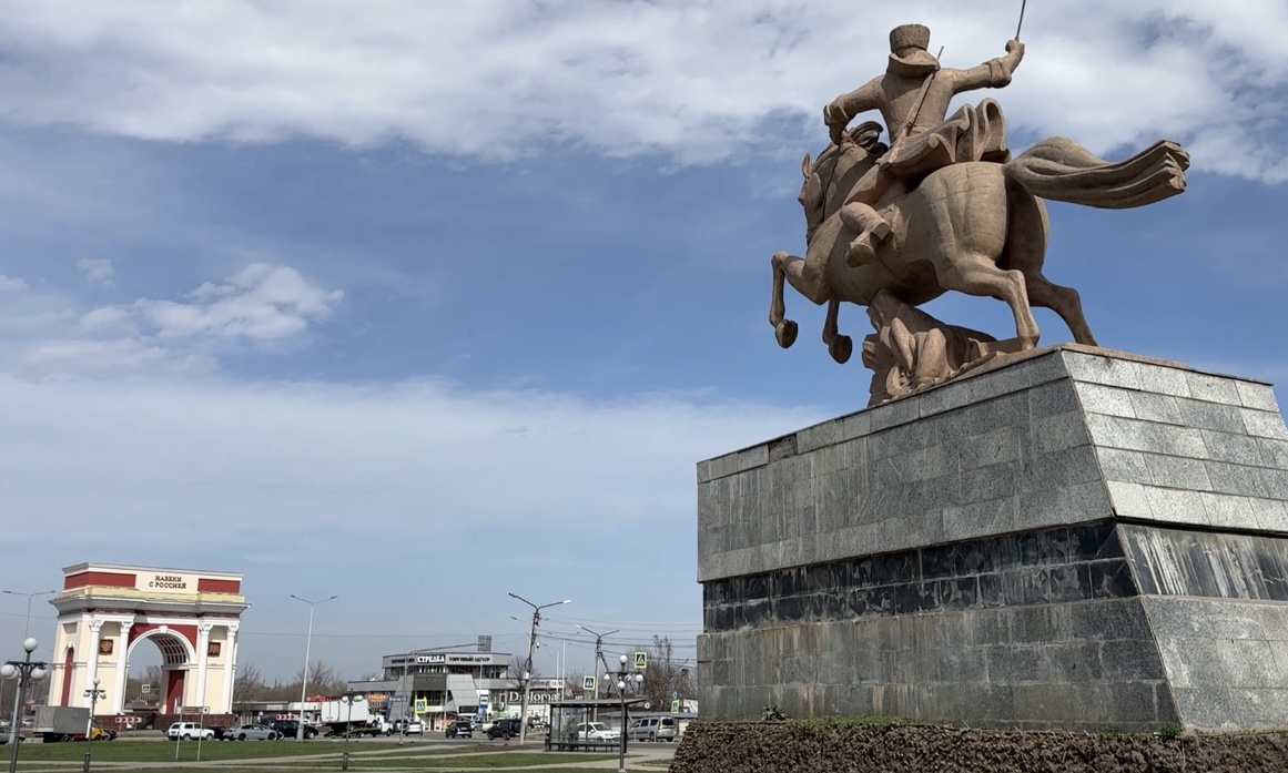 В рамках празднования 80-летия Победы на территории городского округа Нальчик ведется ремонт памятников
