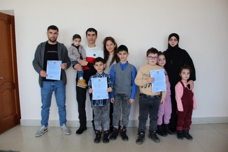 В Прохладном вручили три жилищных сертификата