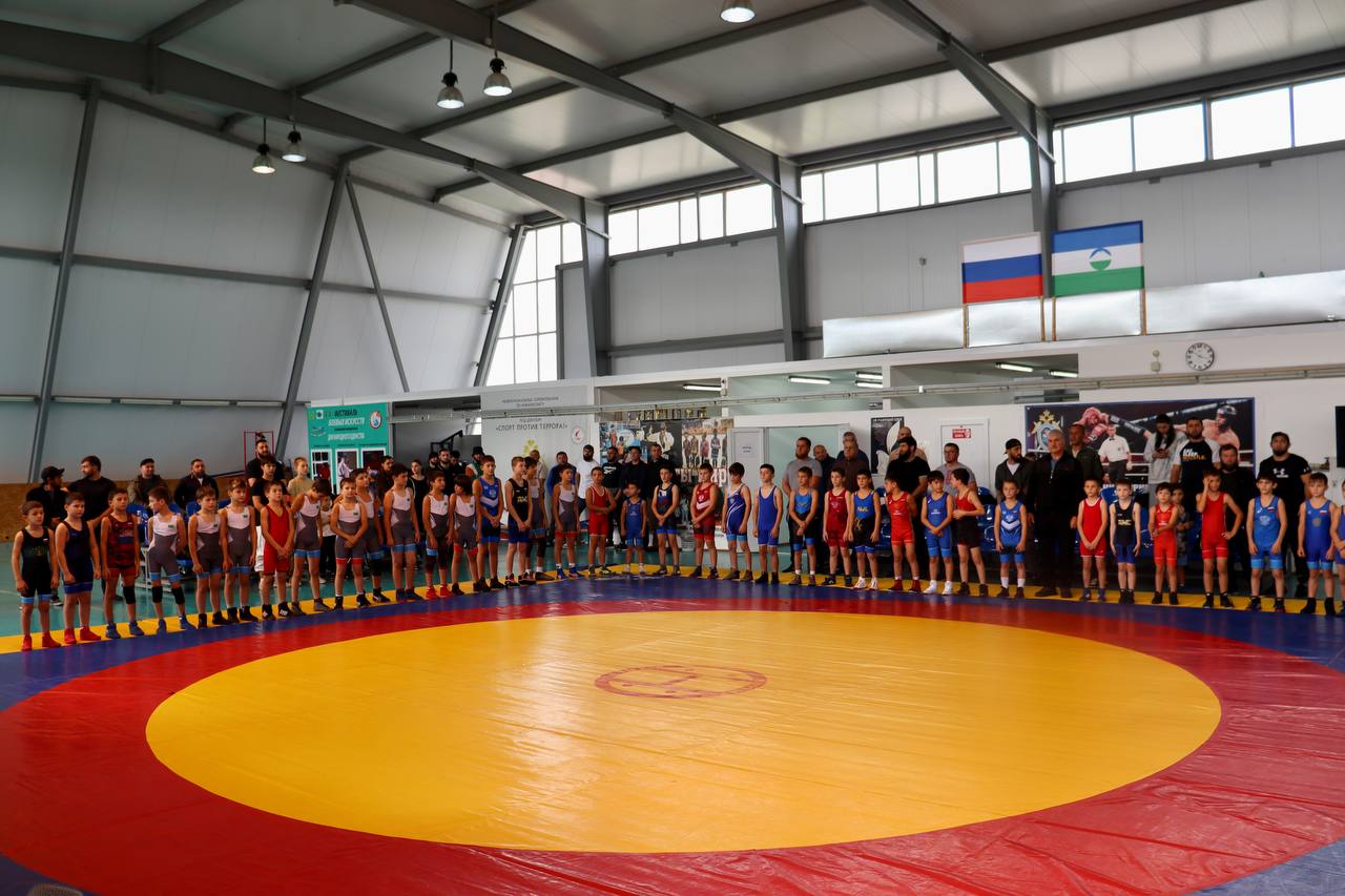 В Прохладненском районе прошёл турнир по вольной борьбе, посвящённый Дню адыгов