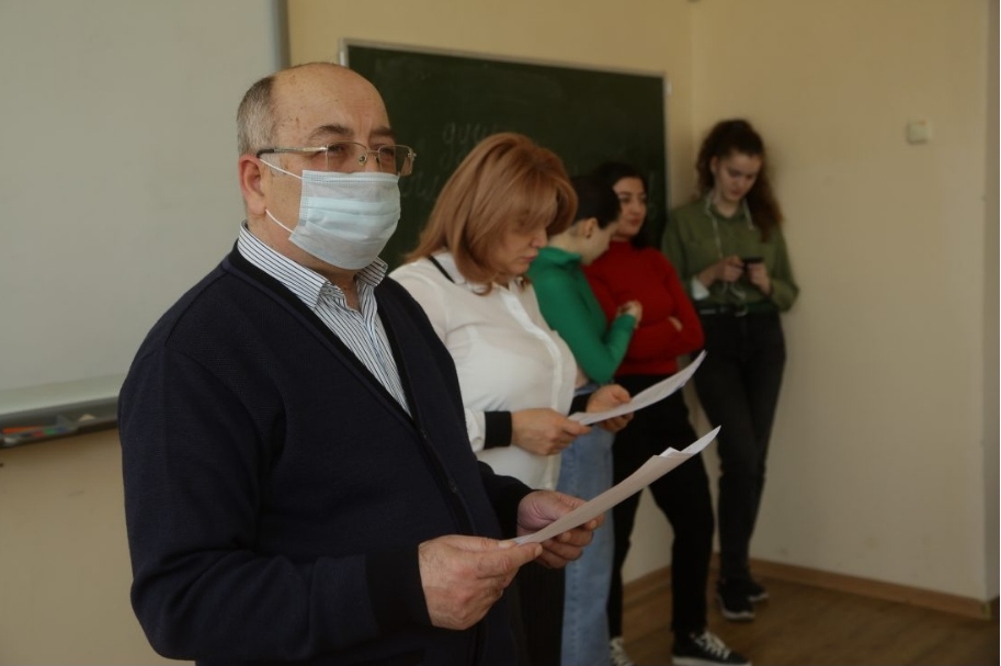 В КБГУ соревновались в знании карачаево-балкарского языка