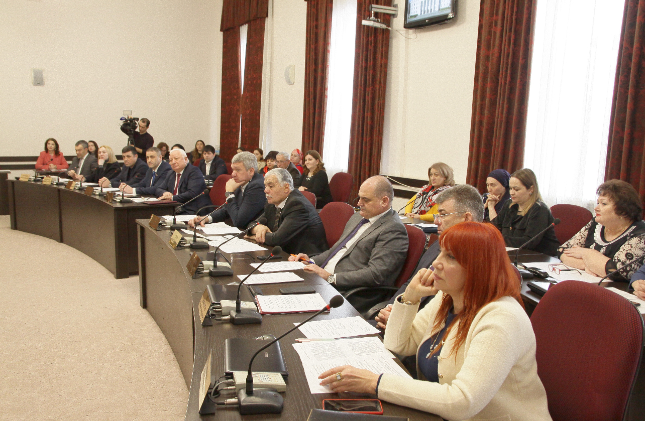 В Парламенте КБР обсудили вопросы социального обслуживания граждан