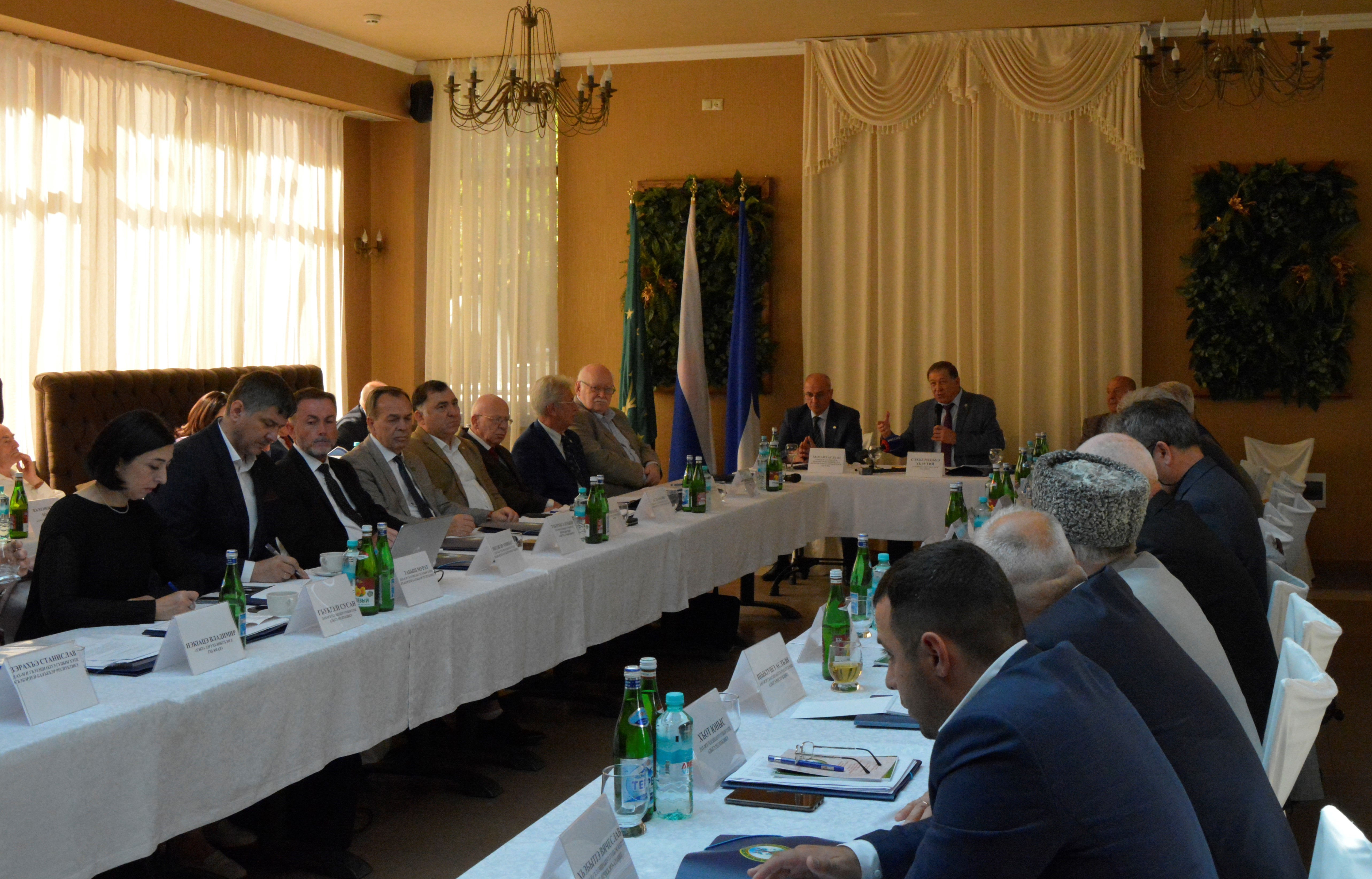 Заседание Совета Международной черкесской ассоциации проходит в Нальчике