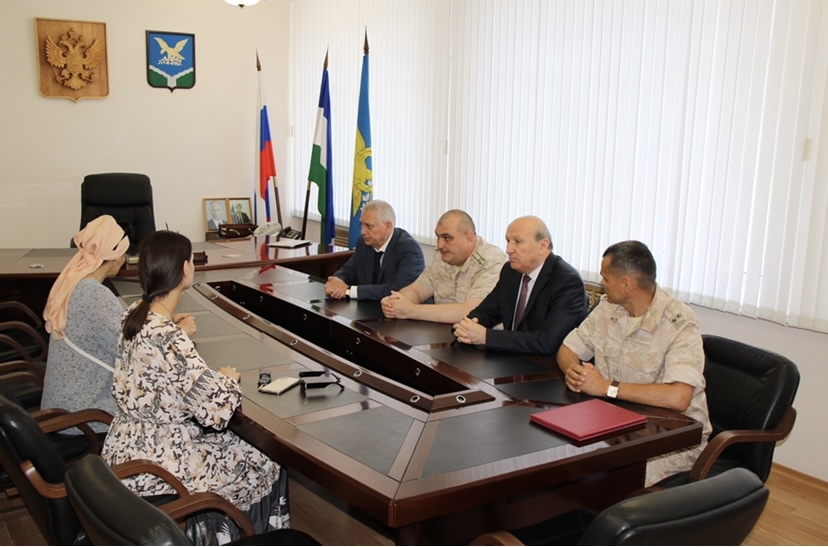 Госнаграду погибшего росгвардейца передали его родным в Кабардино-Балкарии