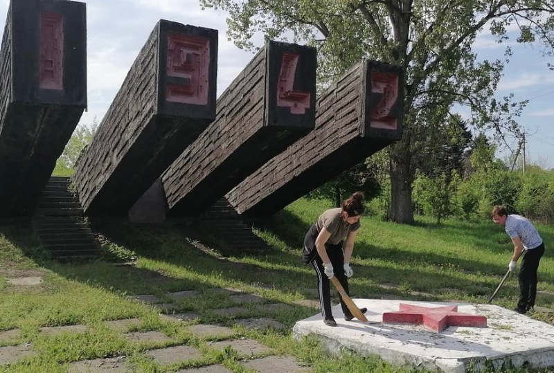 В Майском провели субботник 