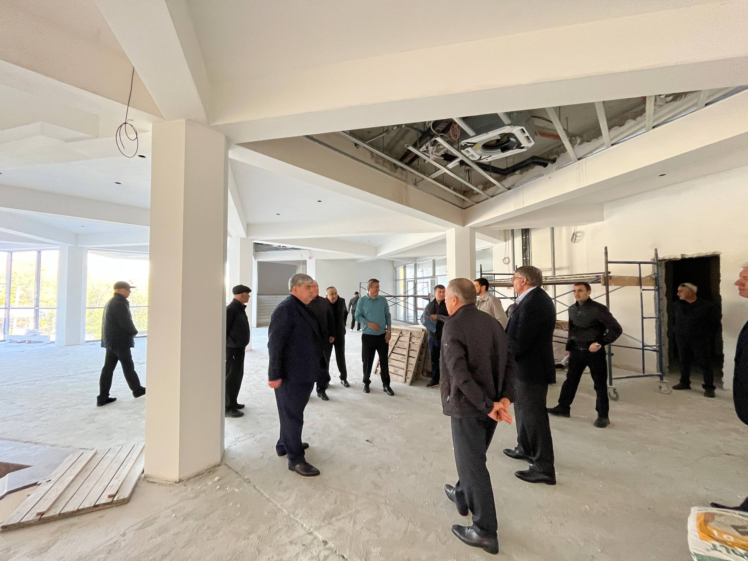 Во Дворце творческой молодежи идут отделочные работы