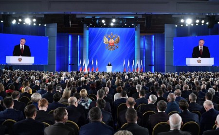 Путин выступил на пленарном заседании Петербургского международного экономического форума