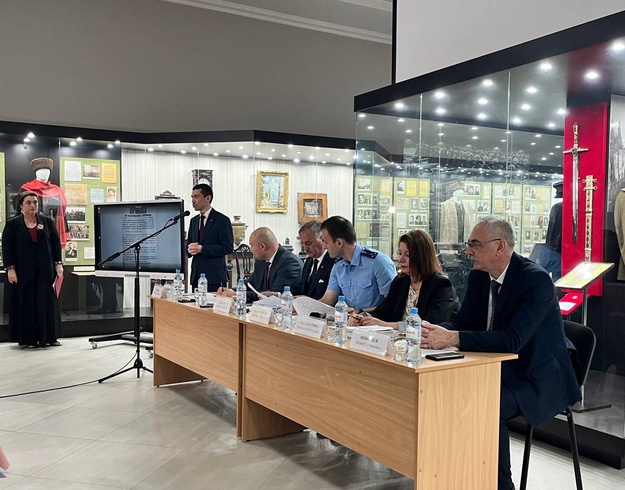 В Нальчике обсудили факты и последствия преступлений фашистов на территории республики