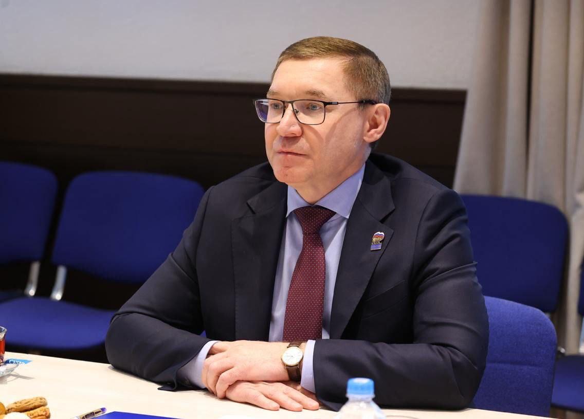 Жители муниципалитетов РФ определят лучших депутатов на конкурсе «Единой России»