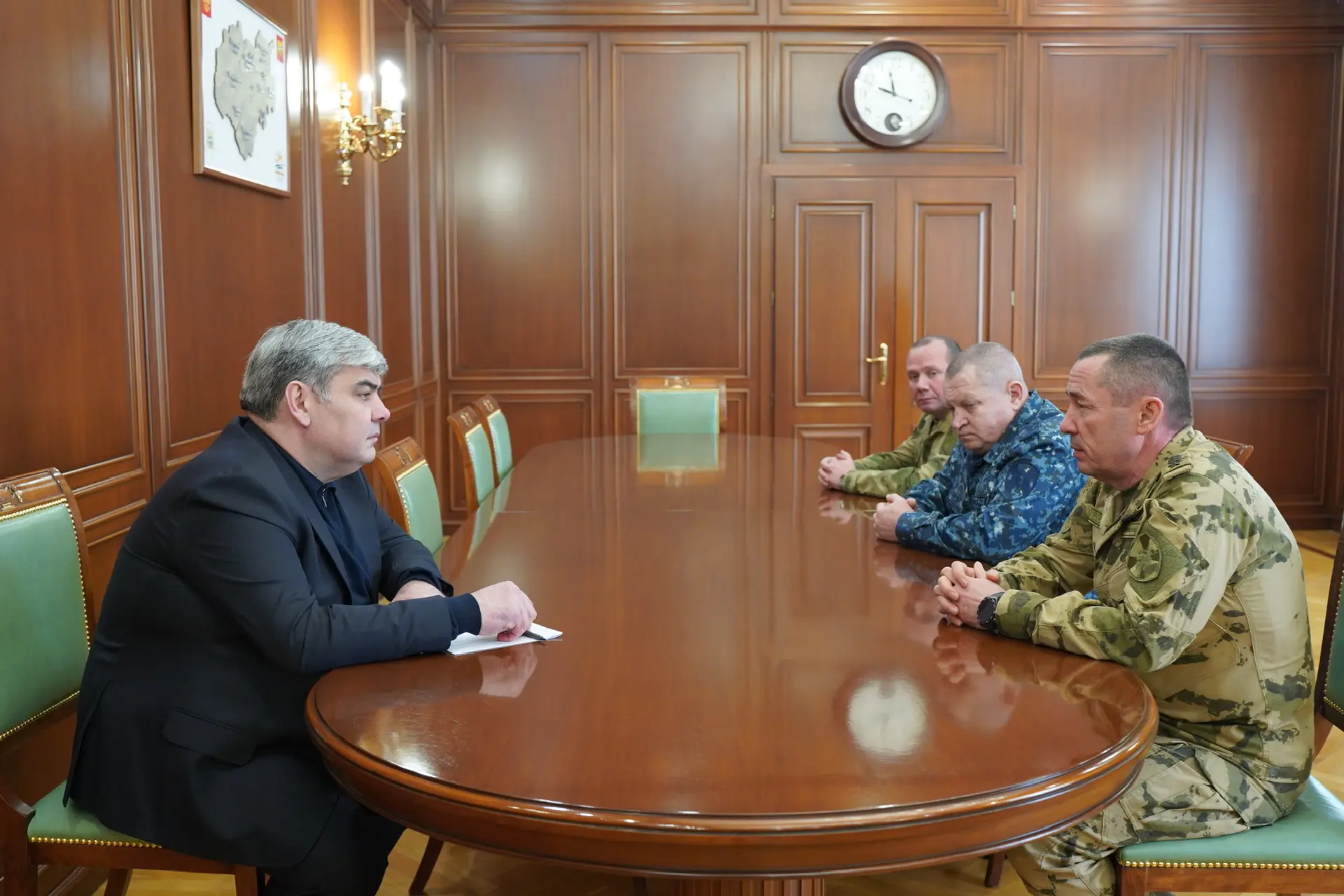 Казбек Коков встретился с командующим округом войск Росгвардии