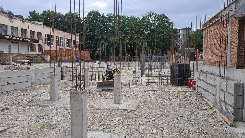На улице Ватутина строят школу на 700 мест
