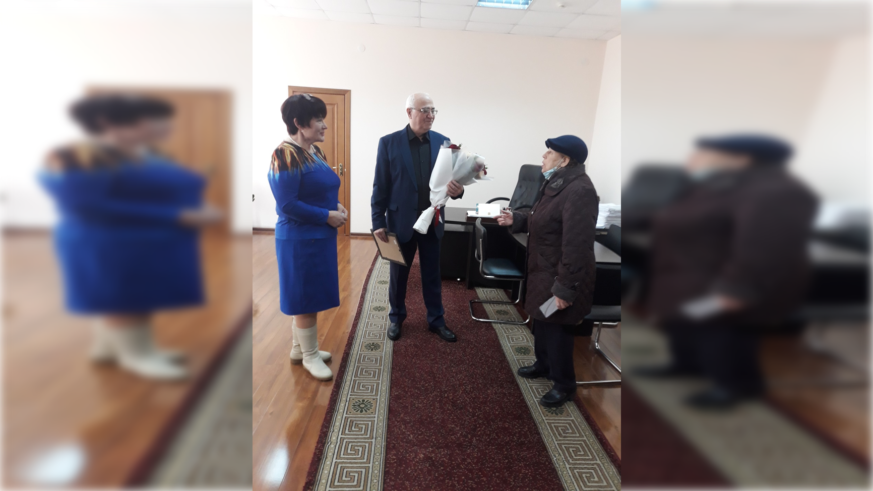 «Клуб любителей театра» поздравил Р. Барагунова с юбилеем