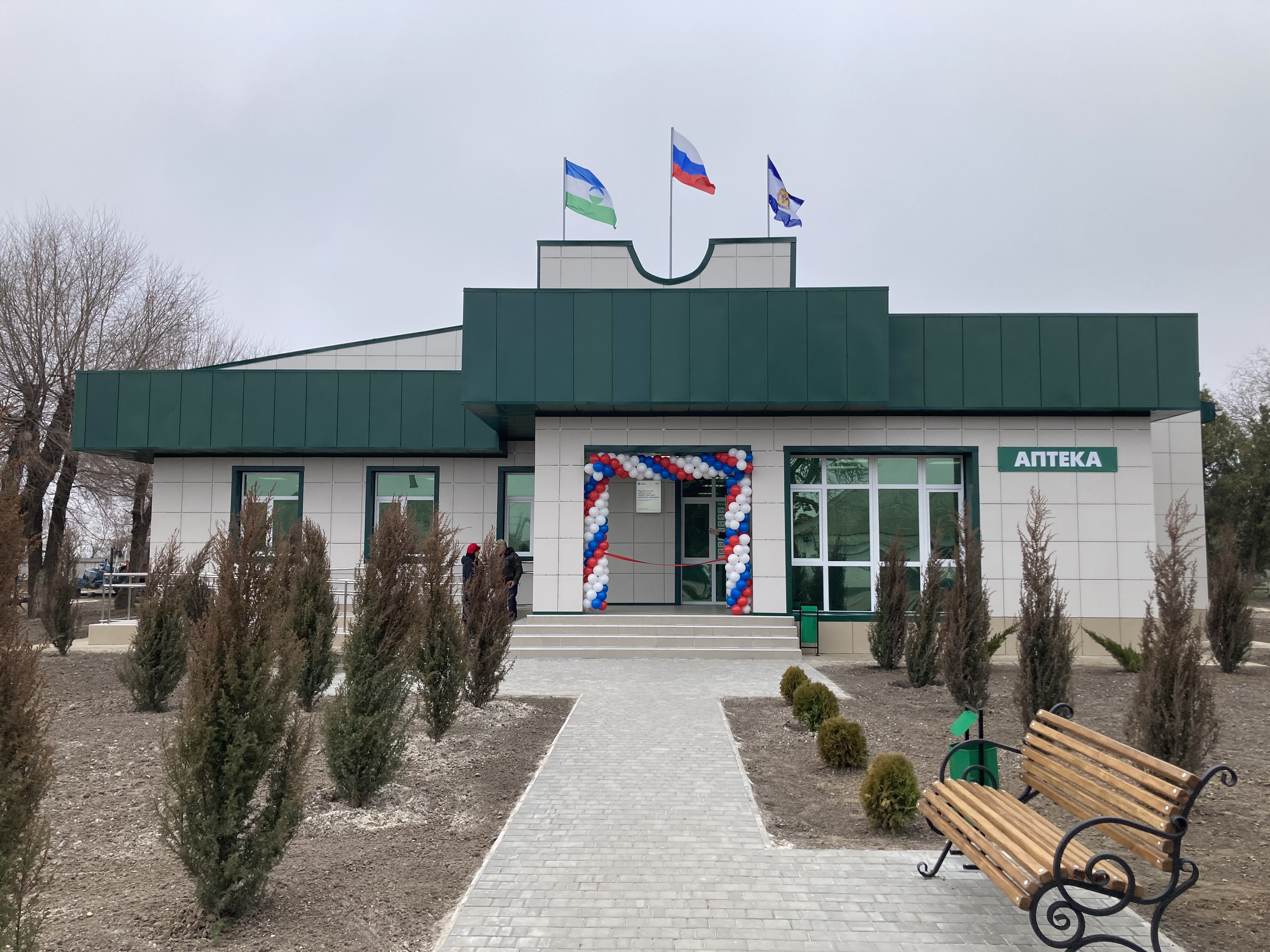 Министр Мурашко поблагодарил строителей из Кабардино-Балкарии на открытии новой амбулатории в Херсонской области