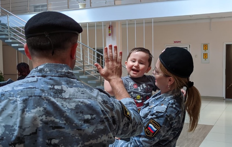 Судебные приставы поздравили воспитанников Дома ребёнка 