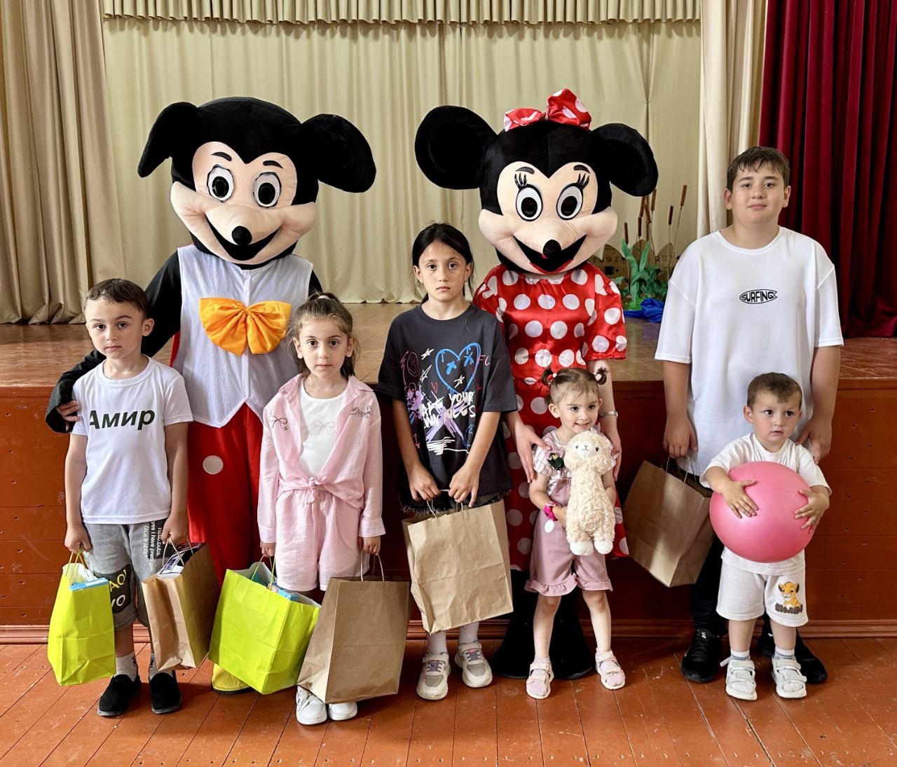 Детей героев СВО поздравили с праздником 