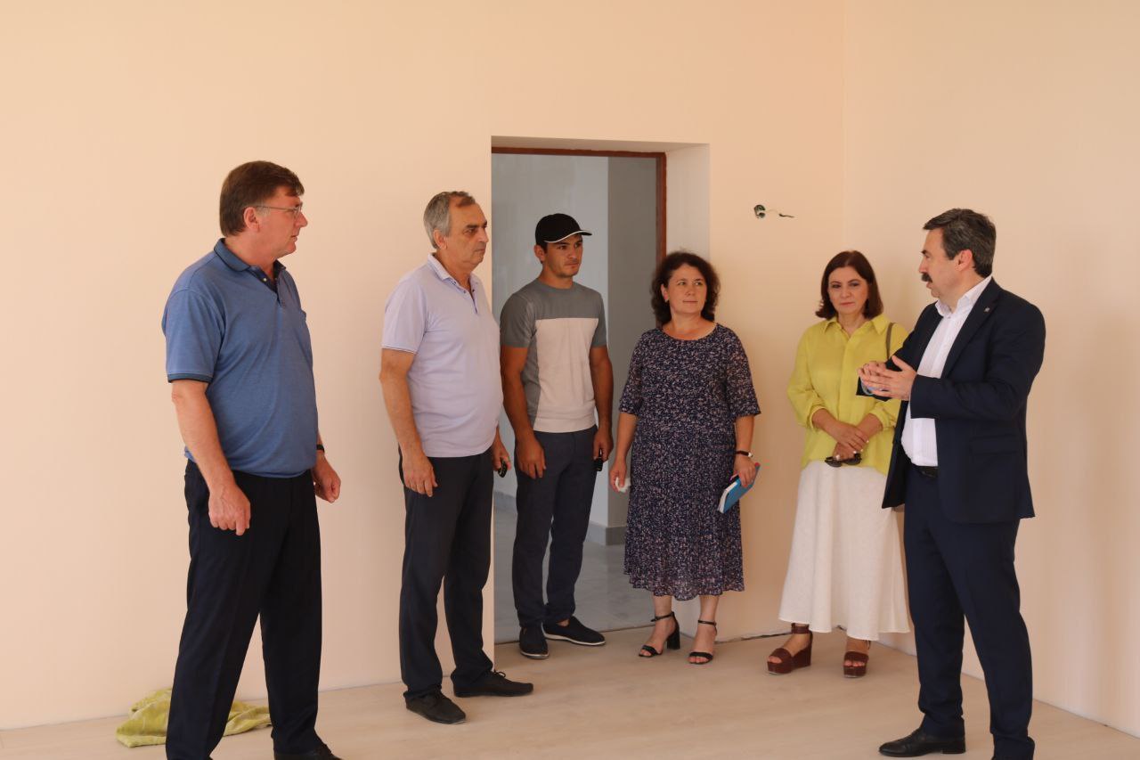 Министр просвещения КБР проверил школы Терского района 