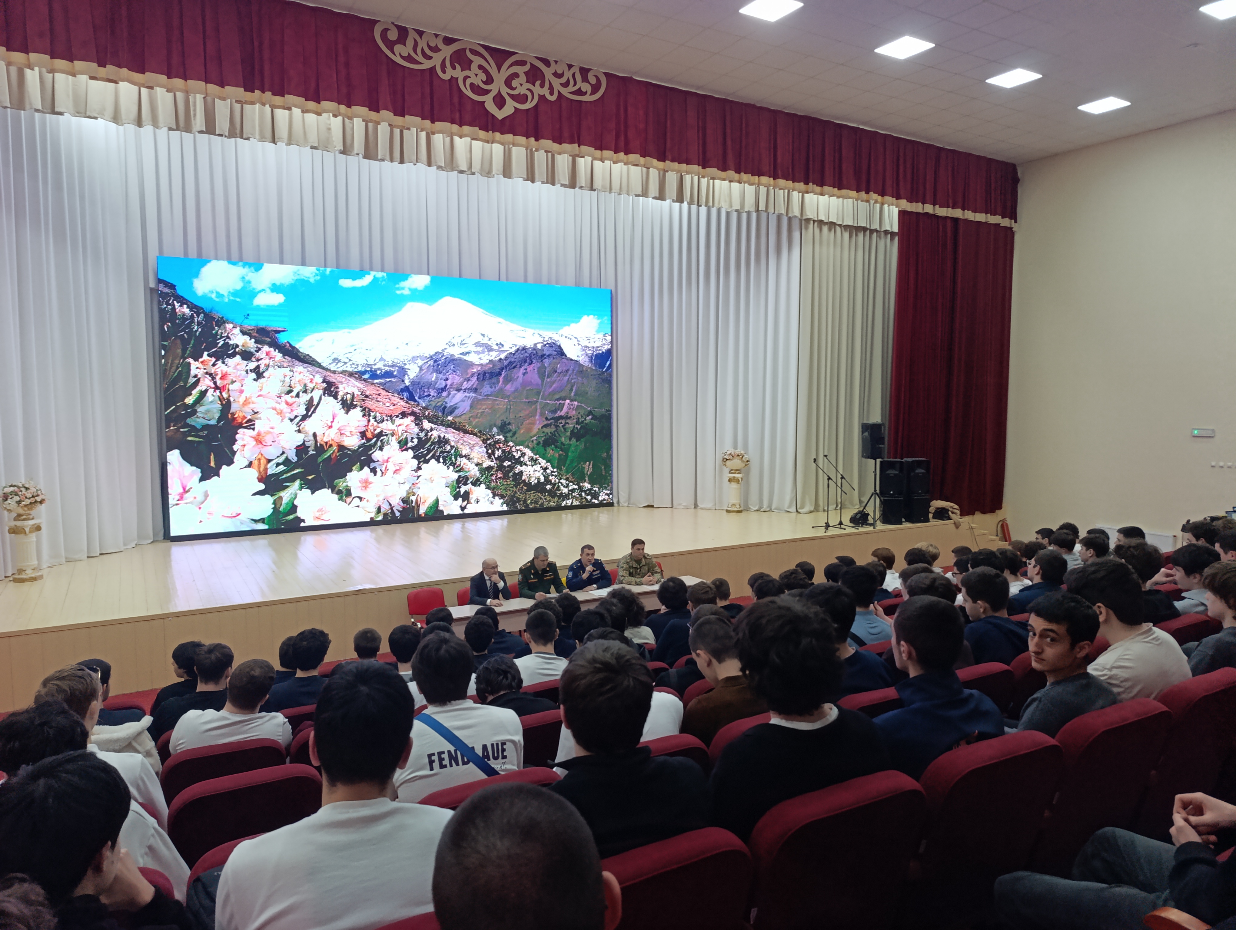 Обучение в военных вузах России - бесплатное