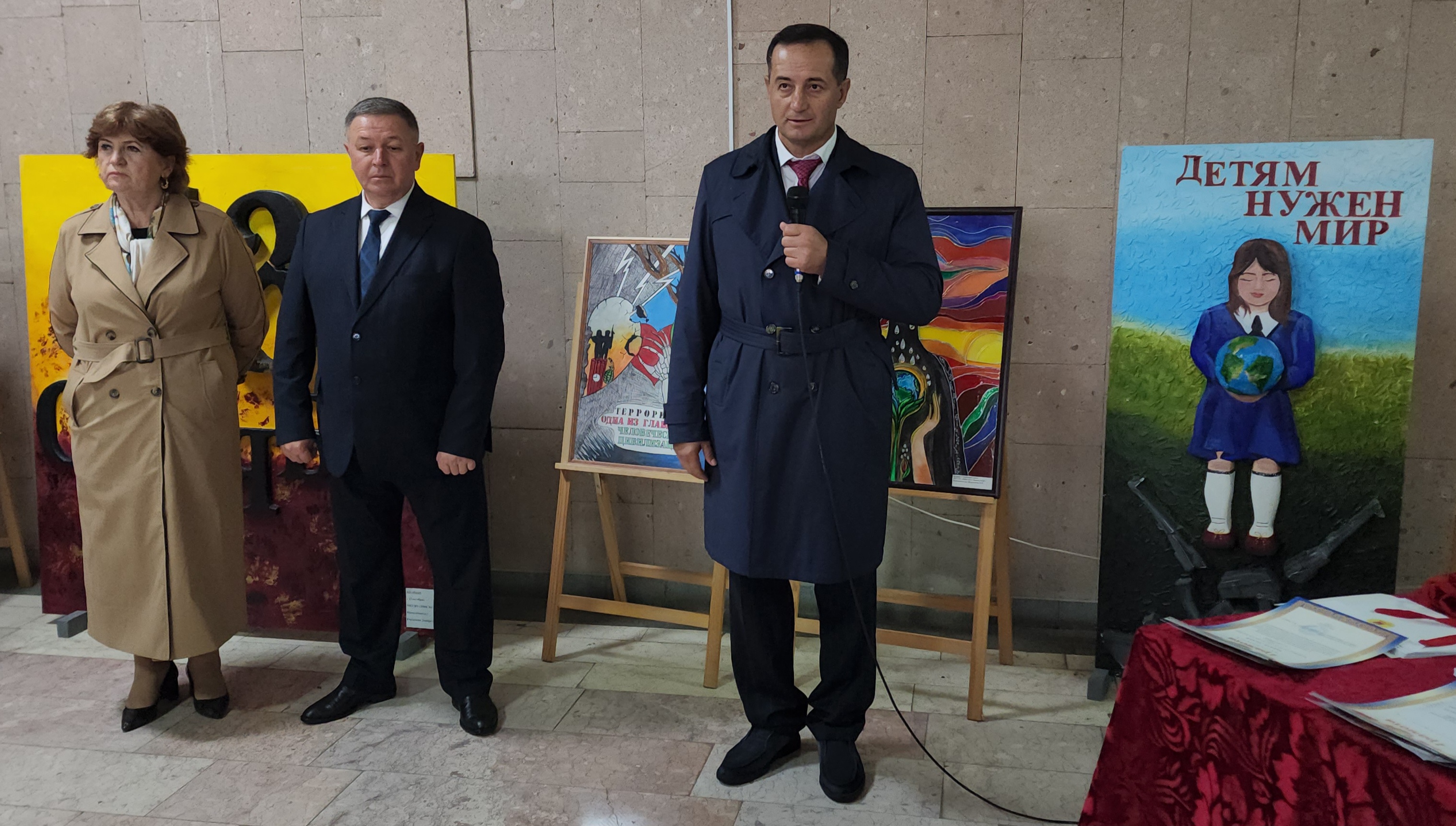 В Баксане наградили участников конкурса антитеррористической направленности