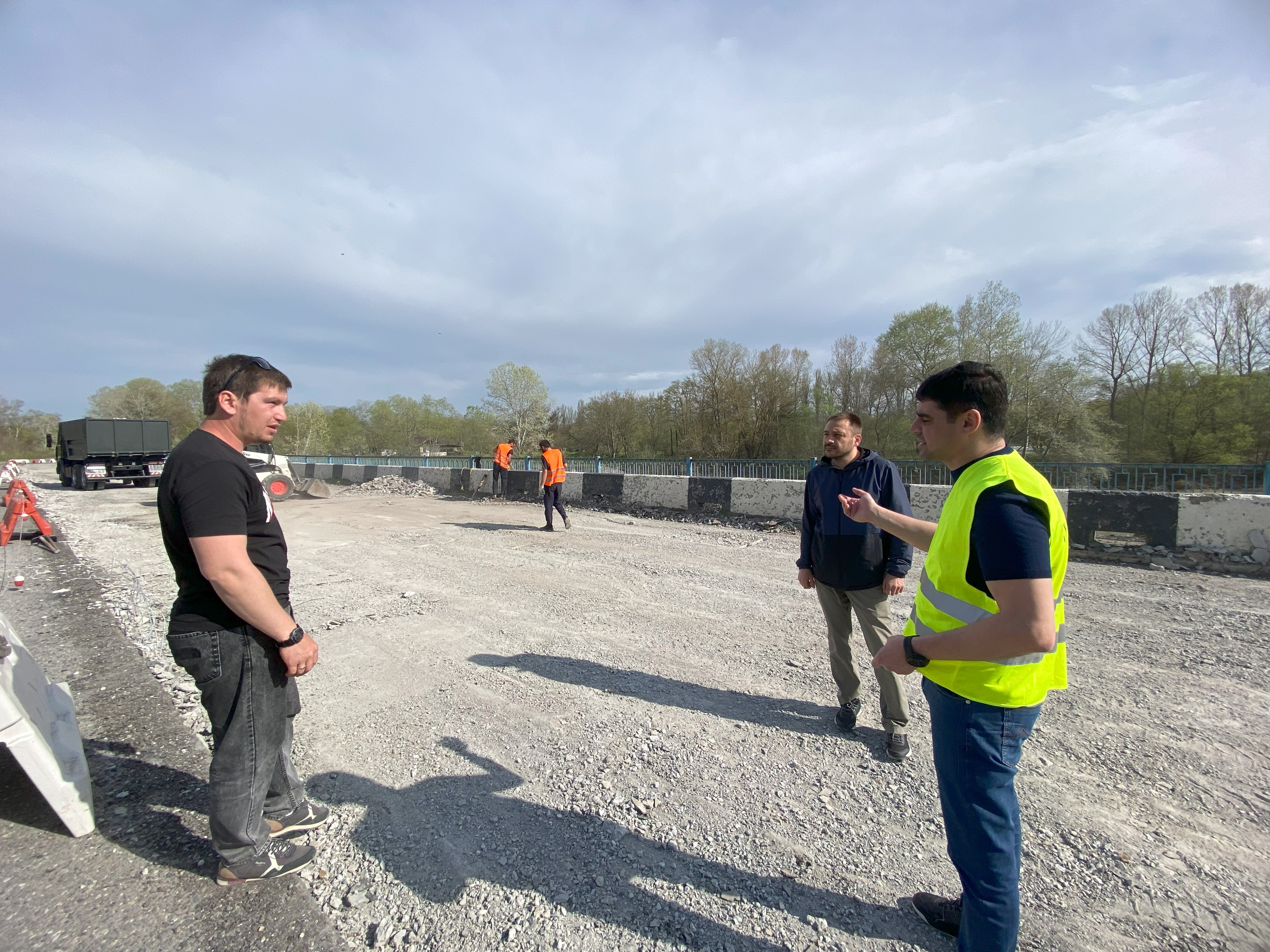 Общественники проверили ход работ на автодороге Нальчик-Майский