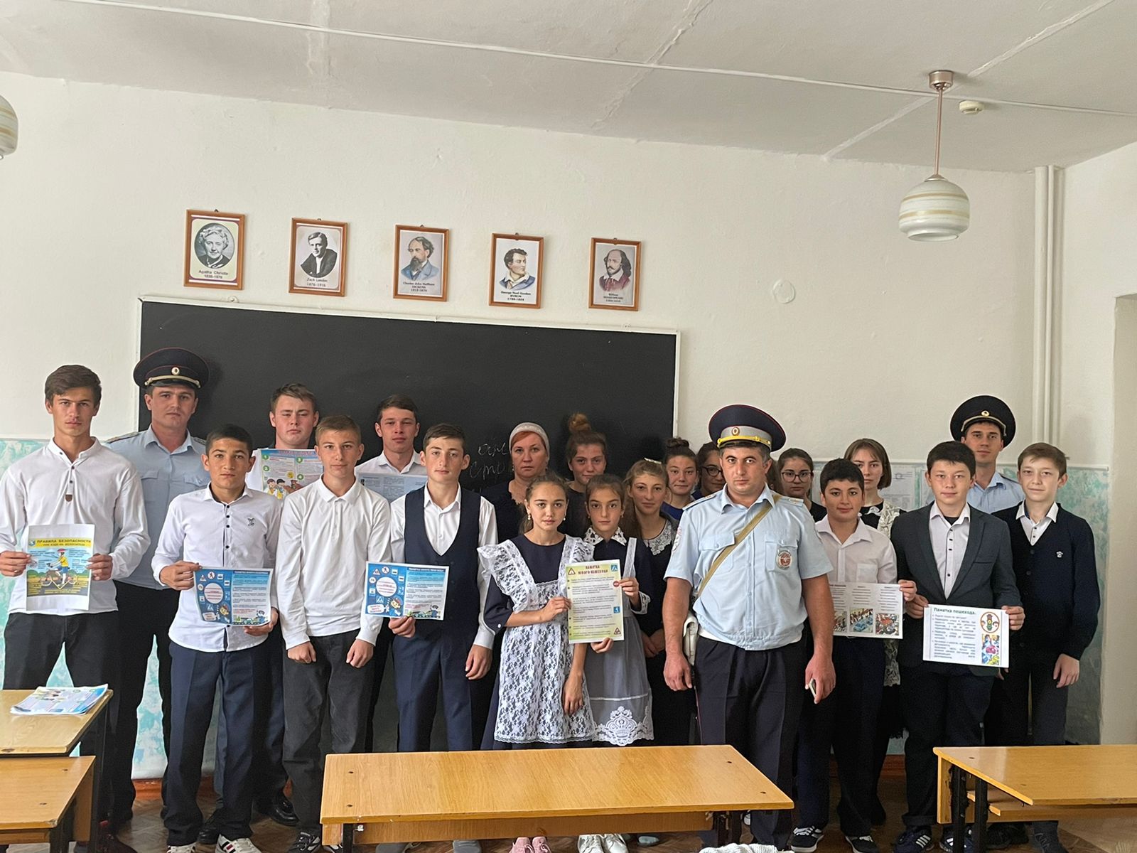 Полицейские Зольского района провели для школьников «Минутки безопасности» 