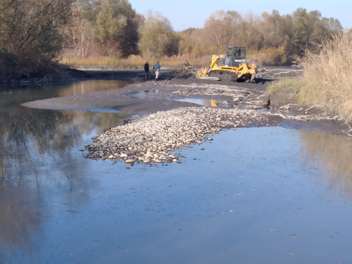 В Урожайном решена проблема с размывом берегов Терека