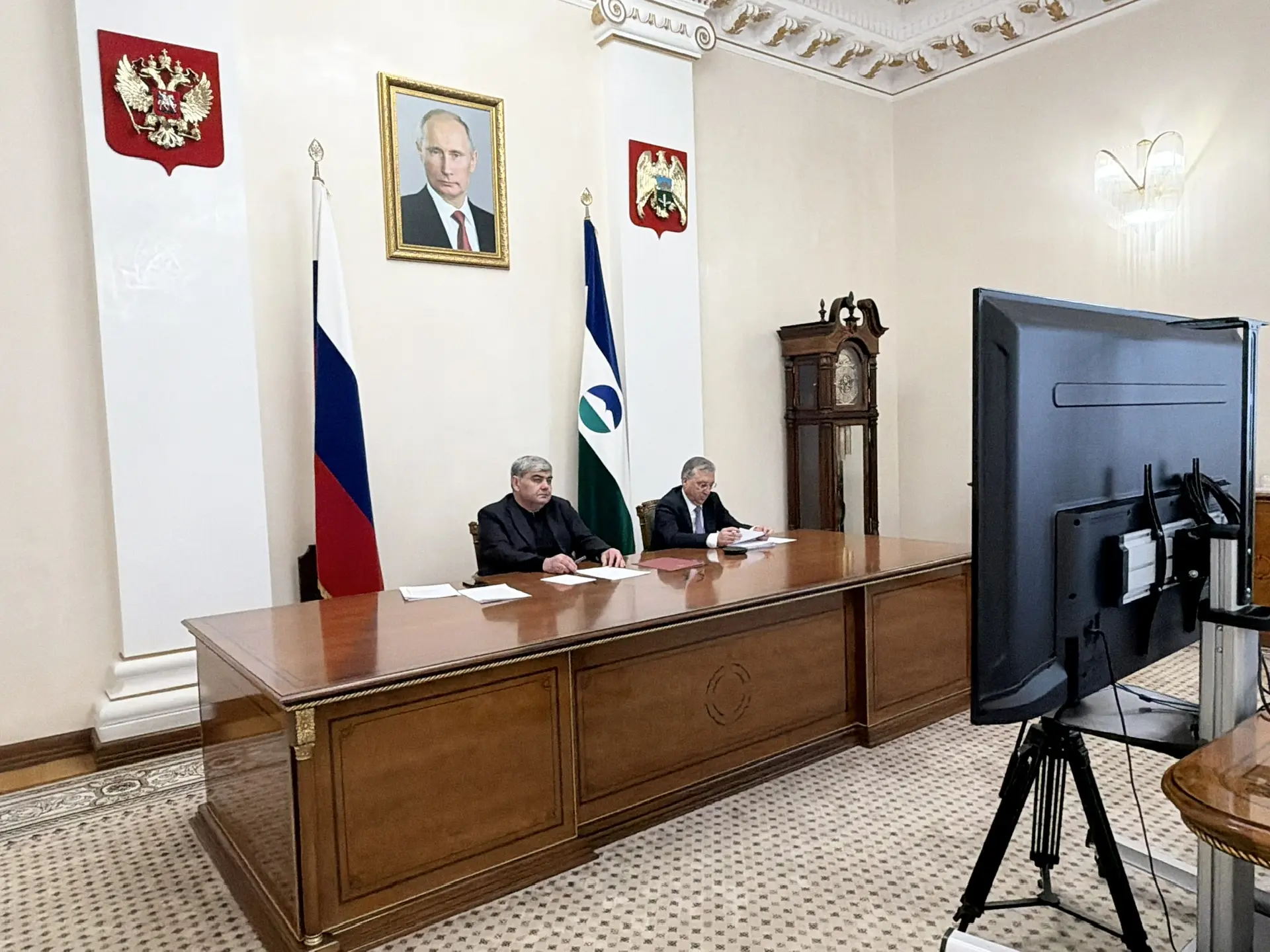 Казбек Коков принимает участие в заседании комиссии Госсовета России