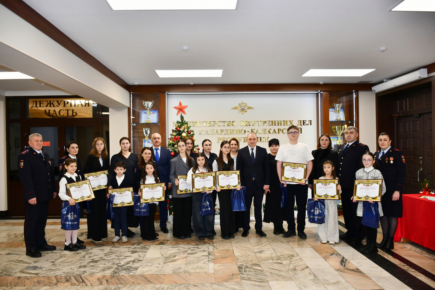 Герои в погонах 