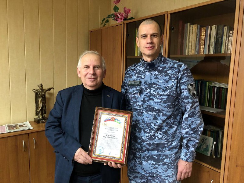 Росгвардейцы Кабардино-Балкарии поздравили журналистов с Днем российской печати