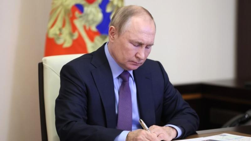 Президент РФ подписал закон об увеличении налоговых вычетов на лечение и обучение