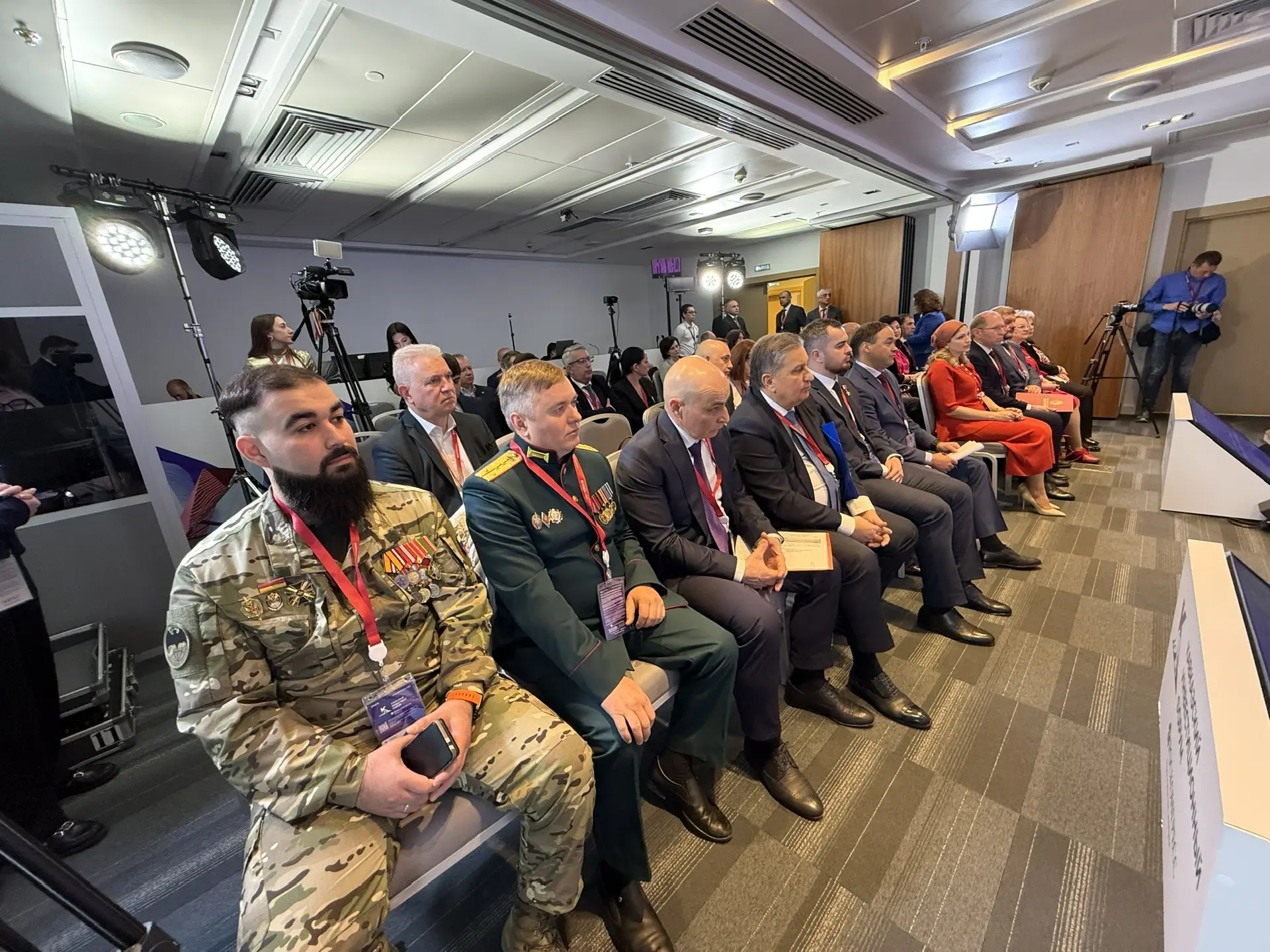 Современные герои - кадры будущего