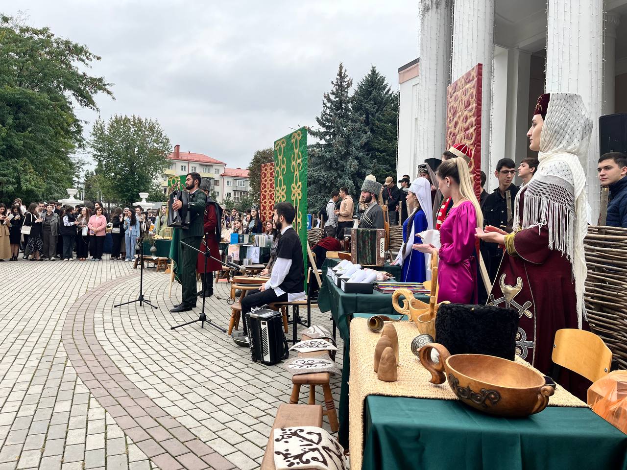 В КБГУ отметили День адыгов