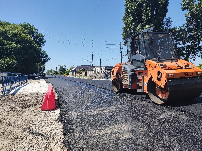 В селении Арик ремонтируется автодорога 