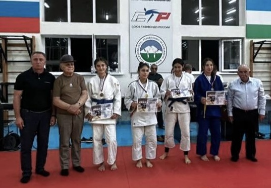 В Кенже определили сильнейших среди юных дзюдоистов 