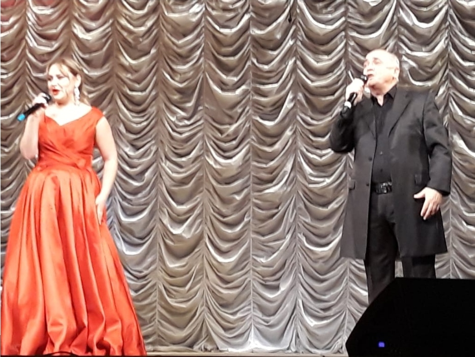 В Музтеатре Алий Ташло исполнил патриотические песни