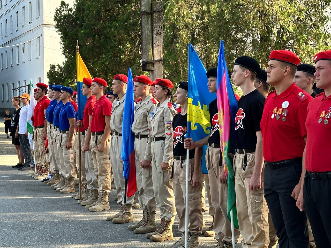 Более 120 юнармецев из СКФО приняли участие в военно-спортивной игре "На страже-2024"