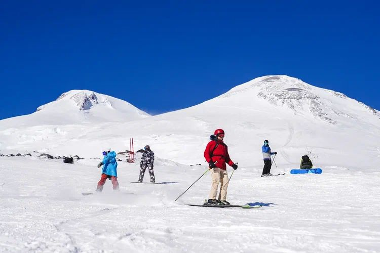 Курорт Эльбрус открывает горнолыжный сезон в субботу