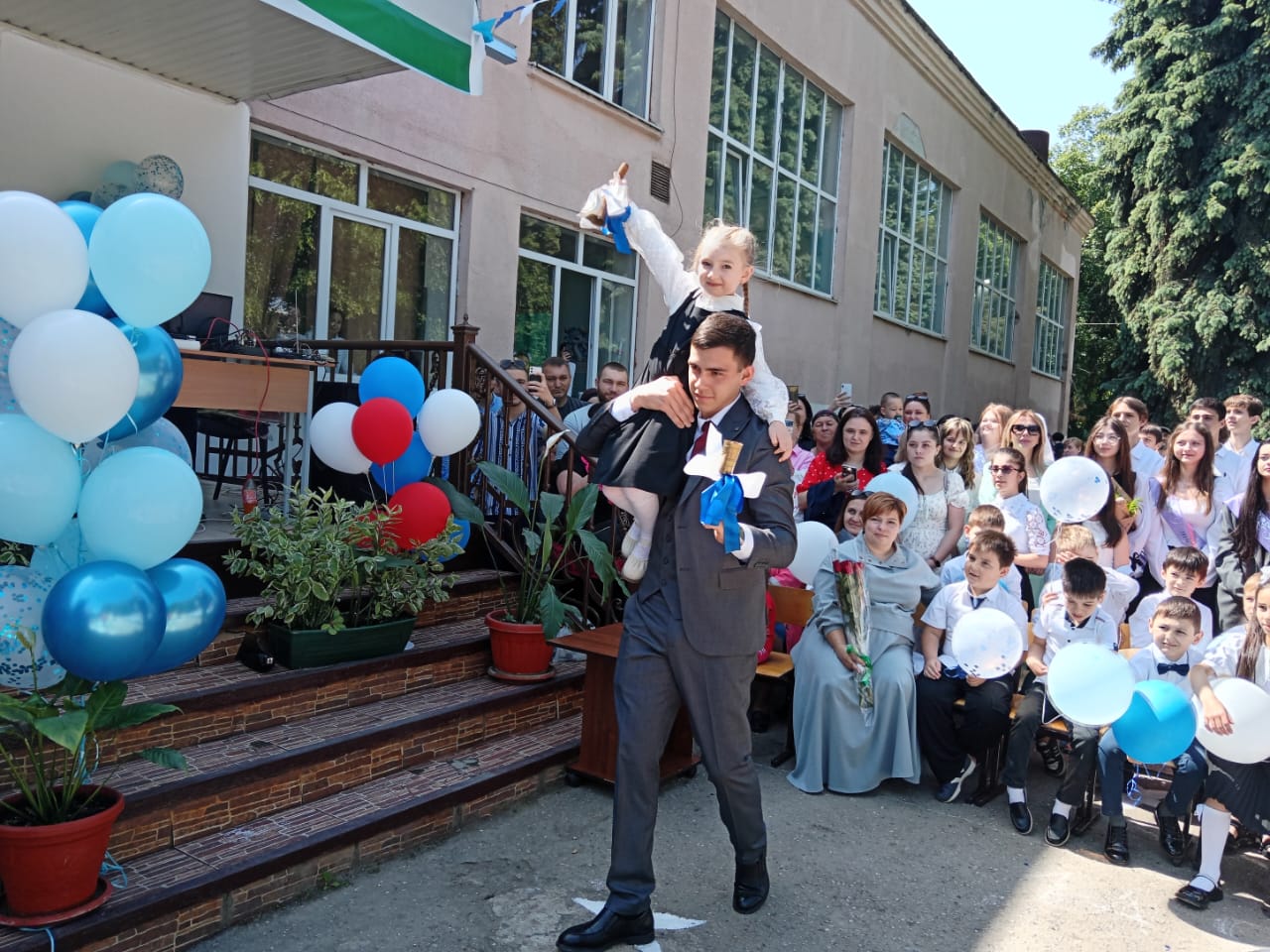 Последний звонок – начало новой жизни