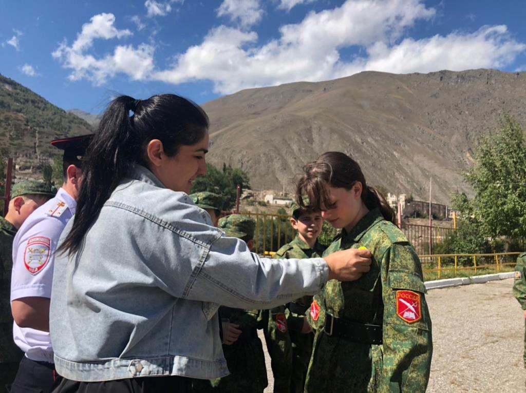 Полицейские КБР провели акцию «Засветись» для юных кадетов 