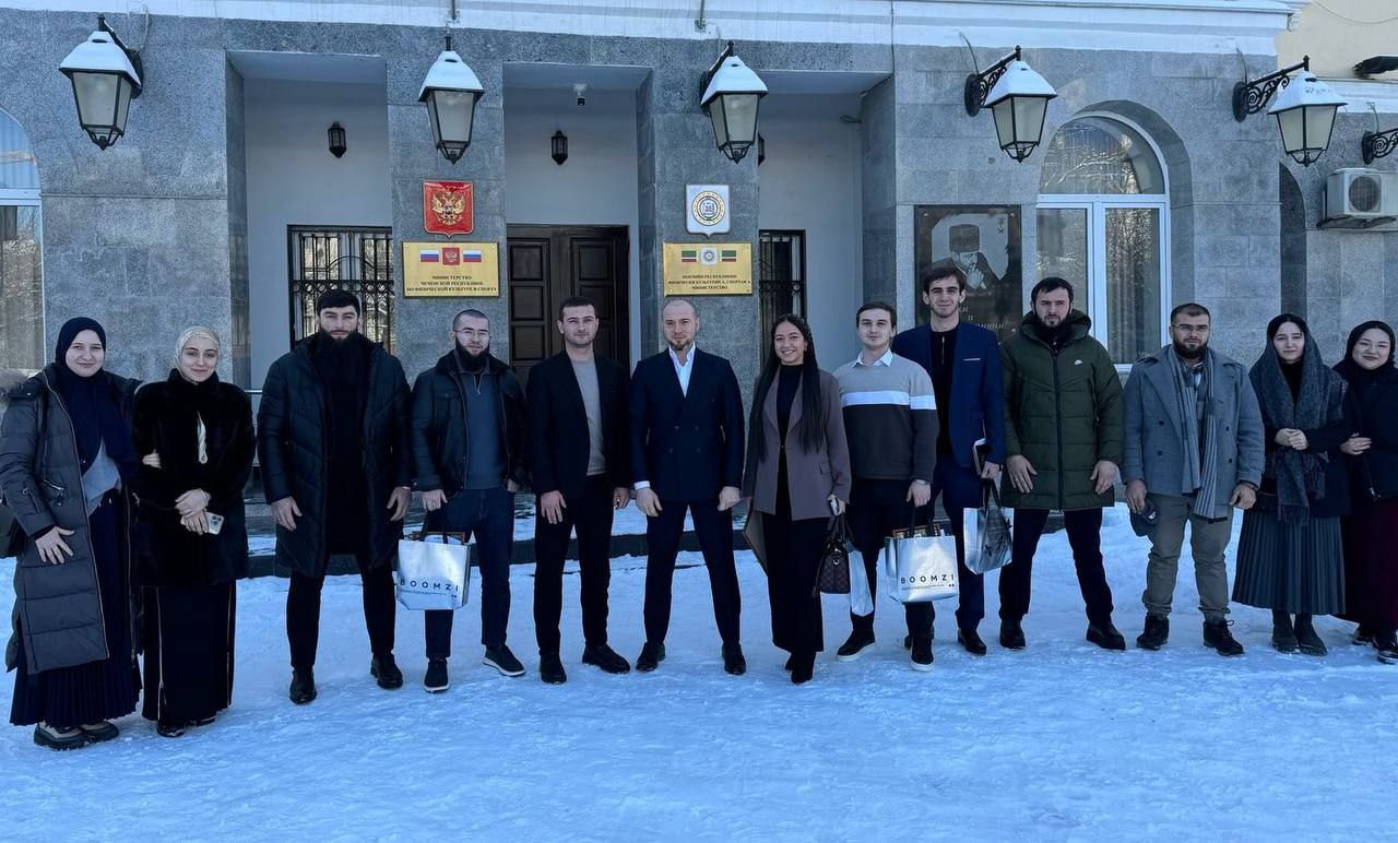 Обмен опытом среди молодежных правительств