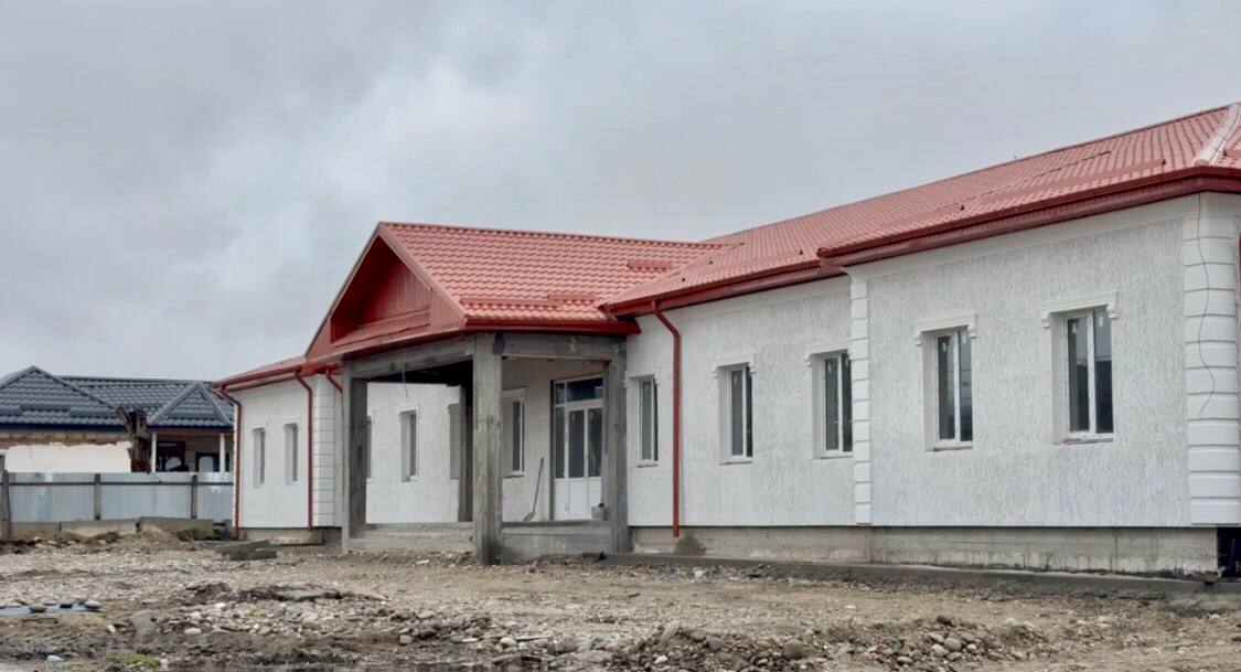 В прямом эфире ЦУР Рустам Калибатов рассказал о ходе строительства и реконструкции медицинских учреждений