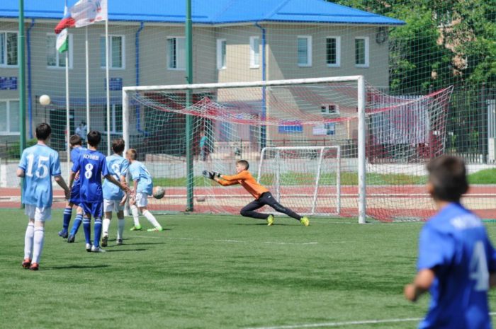 В Нальчике стартовал детский футбольный турнир имени Александра Апшева