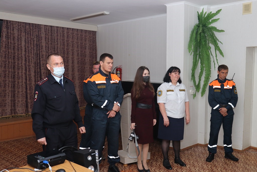 Автоинспекторы рассказали студентам о профилактике ДТП и ликвидации их последствий