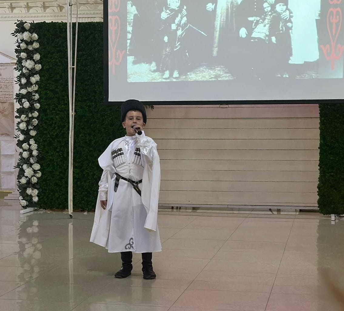 В Нальчике прошел праздничный концерт ко Дню адыгов  