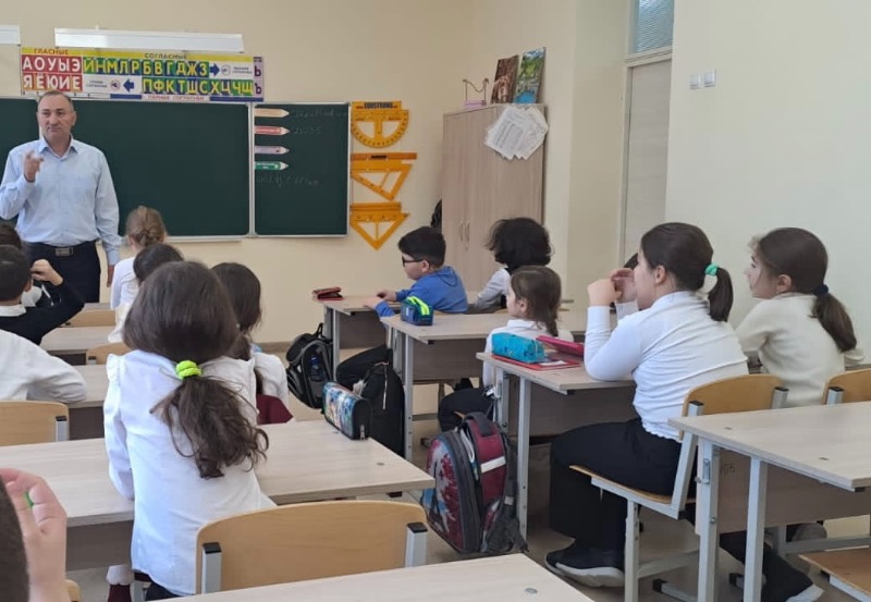 Нальчикским школьникам рассказали о вреде гаджетов