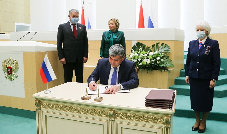 В рамках VII Форума регионов Беларуси и России подписано соглашение о сотрудничестве между Кабардино-Балкарской Республикой и Республикой Беларусь