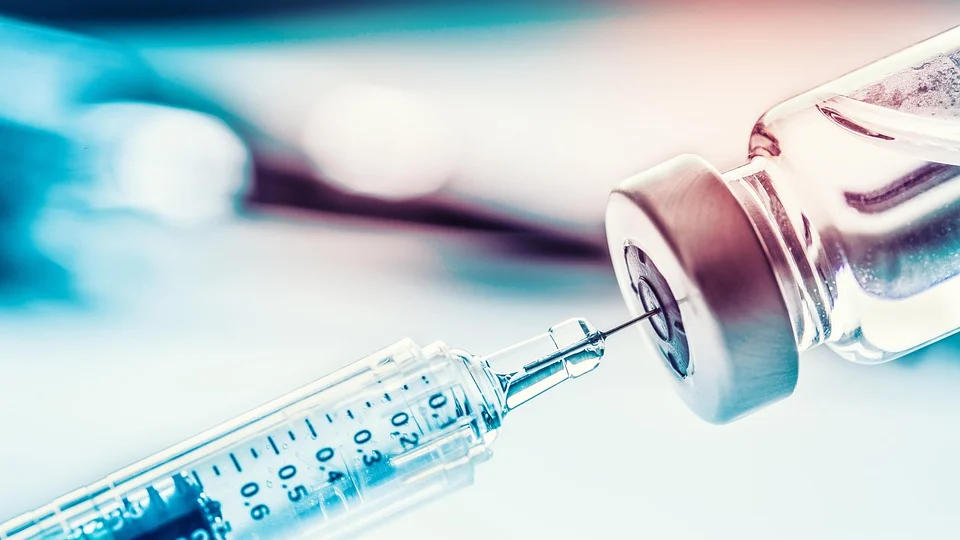 Путин рекомендовал властям регионов организовать вакцинацию от гриппа бесплатно