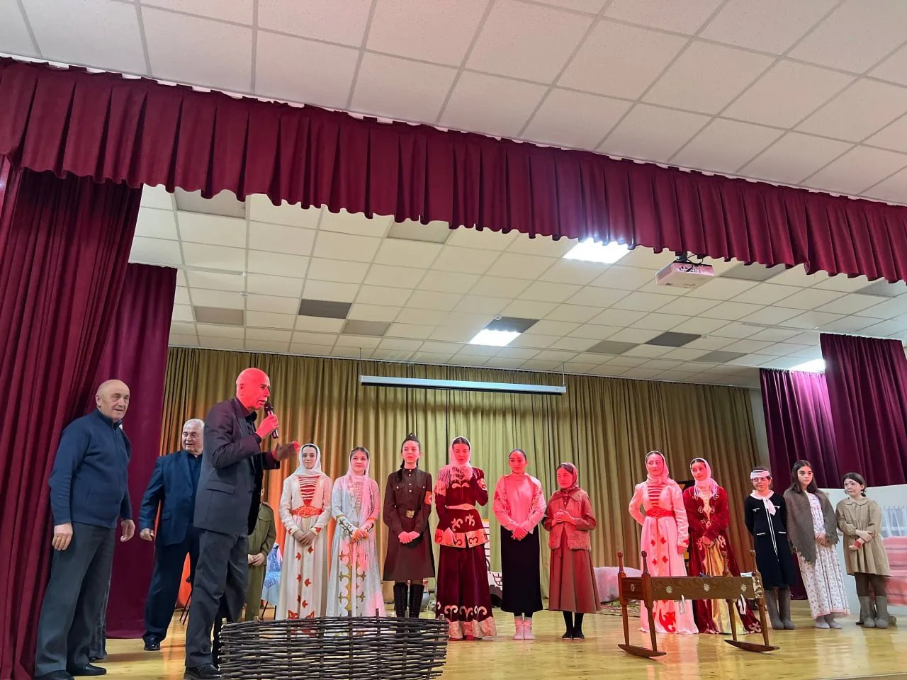 Двенадцать звезд и колыбельная