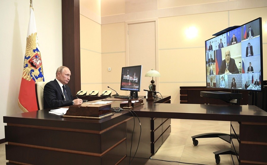 Владимир Путин провёл совещание по реализации ранее принятых мер по поддержке экономики и социальной сферы